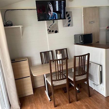 Mobil-Home 4/6 Personnes , Terrasse Couverte ,Piscine Chauffee . Biville-sur-Mer エクステリア 写真