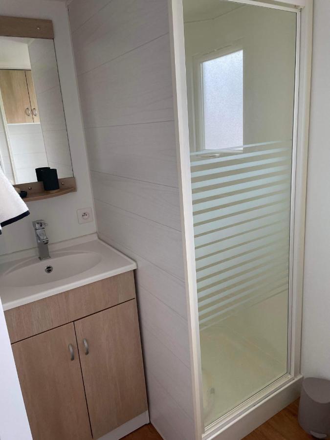Mobil-Home 4/6 Personnes , Terrasse Couverte ,Piscine Chauffee . Biville-sur-Mer エクステリア 写真