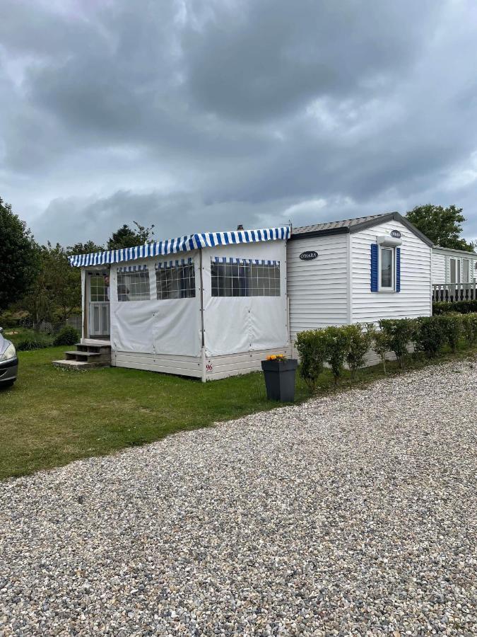 Mobil-Home 4/6 Personnes , Terrasse Couverte ,Piscine Chauffee . Biville-sur-Mer エクステリア 写真