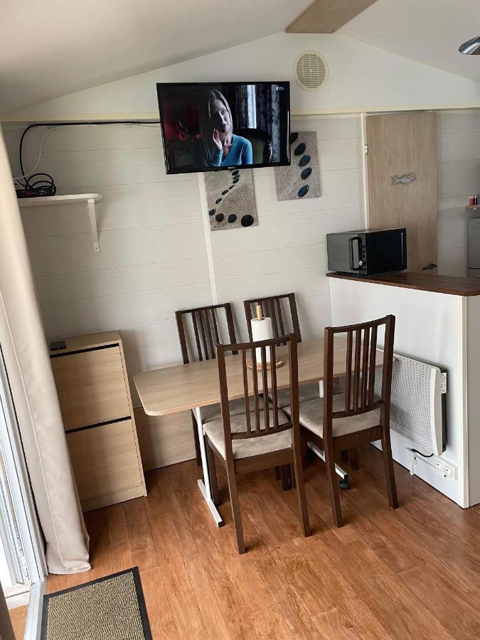 Mobil-Home 4/6 Personnes , Terrasse Couverte ,Piscine Chauffee . Biville-sur-Mer エクステリア 写真