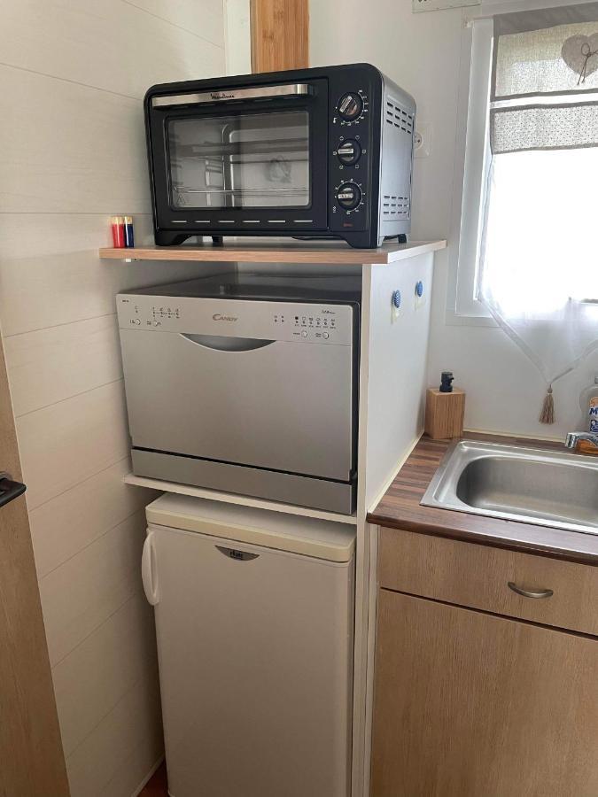 Mobil-Home 4/6 Personnes , Terrasse Couverte ,Piscine Chauffee . Biville-sur-Mer エクステリア 写真