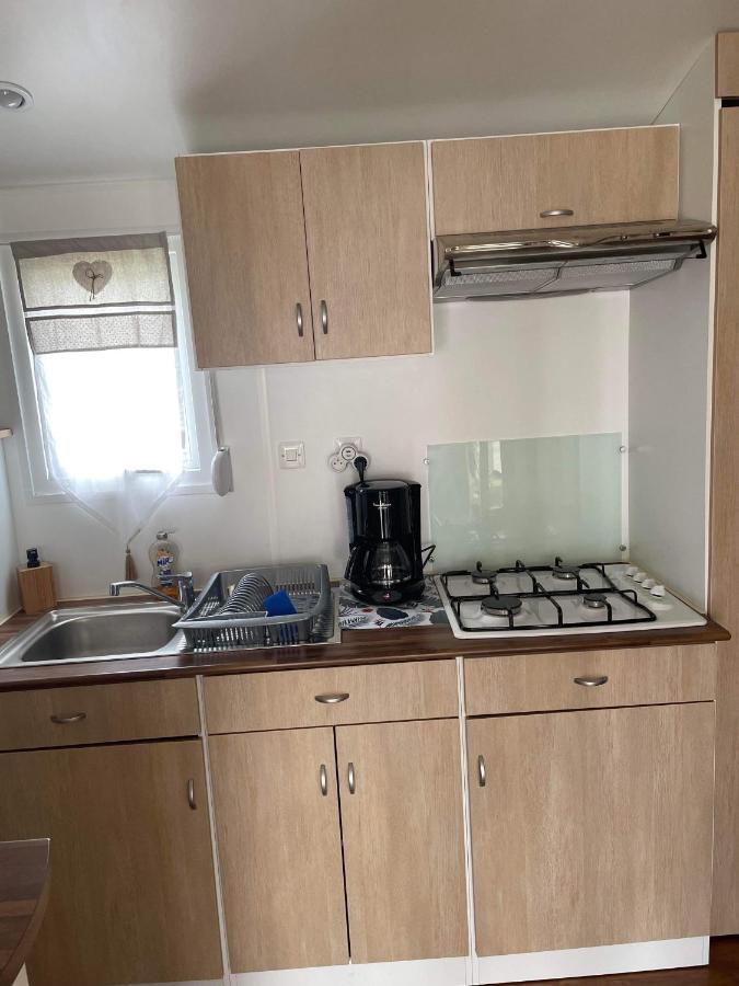 Mobil-Home 4/6 Personnes , Terrasse Couverte ,Piscine Chauffee . Biville-sur-Mer エクステリア 写真
