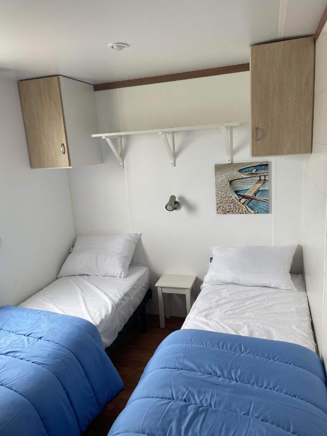 Mobil-Home 4/6 Personnes , Terrasse Couverte ,Piscine Chauffee . Biville-sur-Mer エクステリア 写真